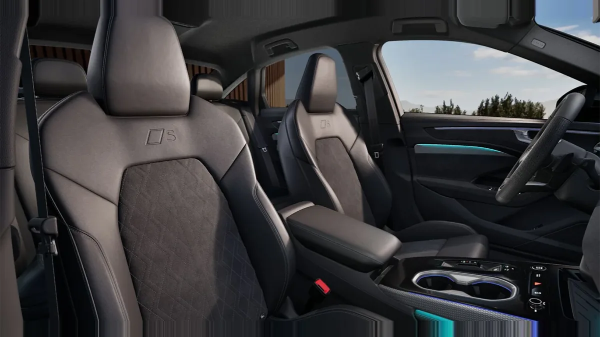 Audi A6 TDI 150kW (204CV) S Tronic Black Line en renting en Elche — Interior