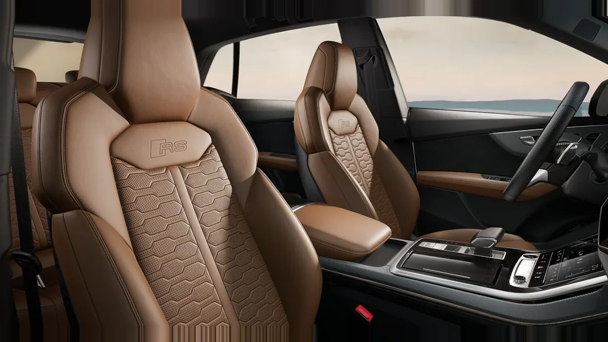Audi RS Q8 441kW TipTronic en renting en Elche — Interior