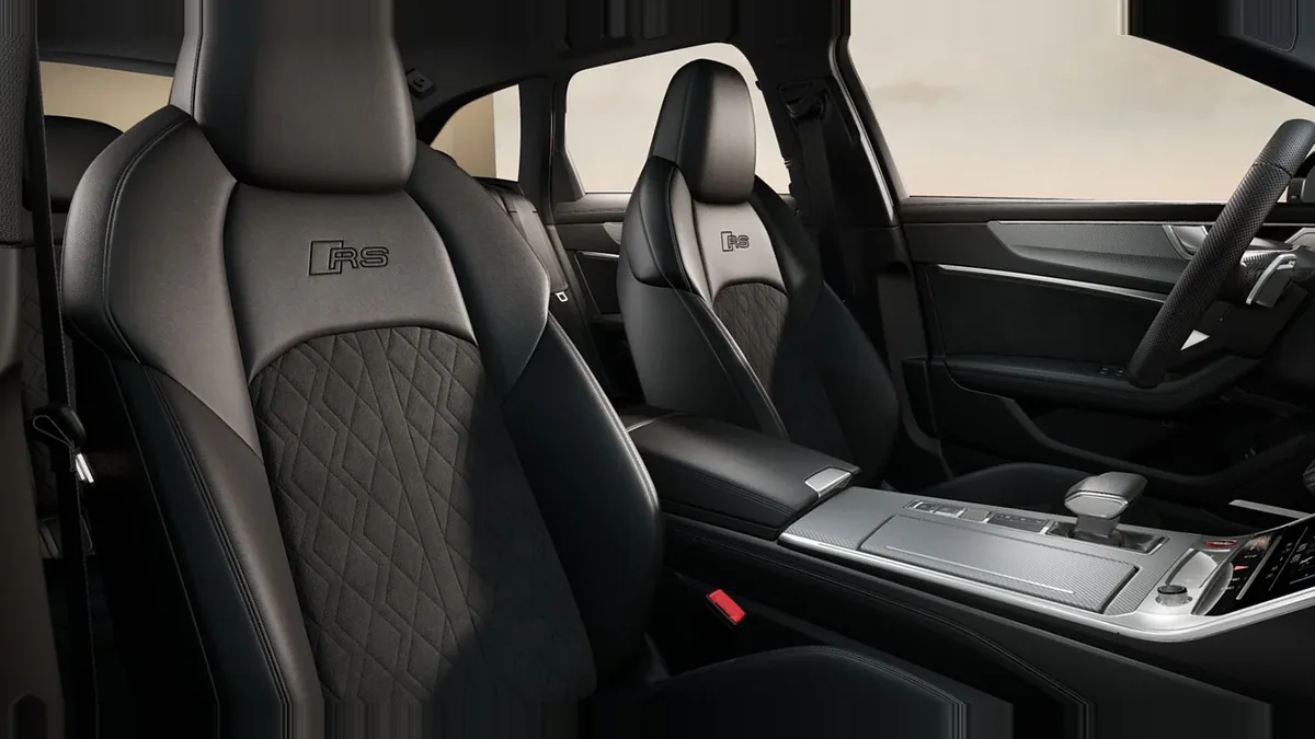 Audi RS6 Avant TFSI Quattro en renting en Elche — Interior