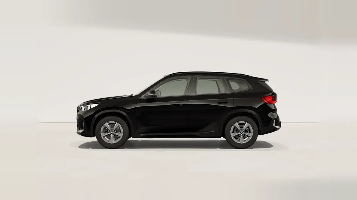 BMW X1 xDrive25e 180kW en renting en Elche — Lateral