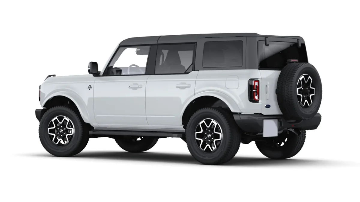 Ford Bronco Outer Banks 2.7 EcoBoost V6 335CV en renting en Elche — Trasera