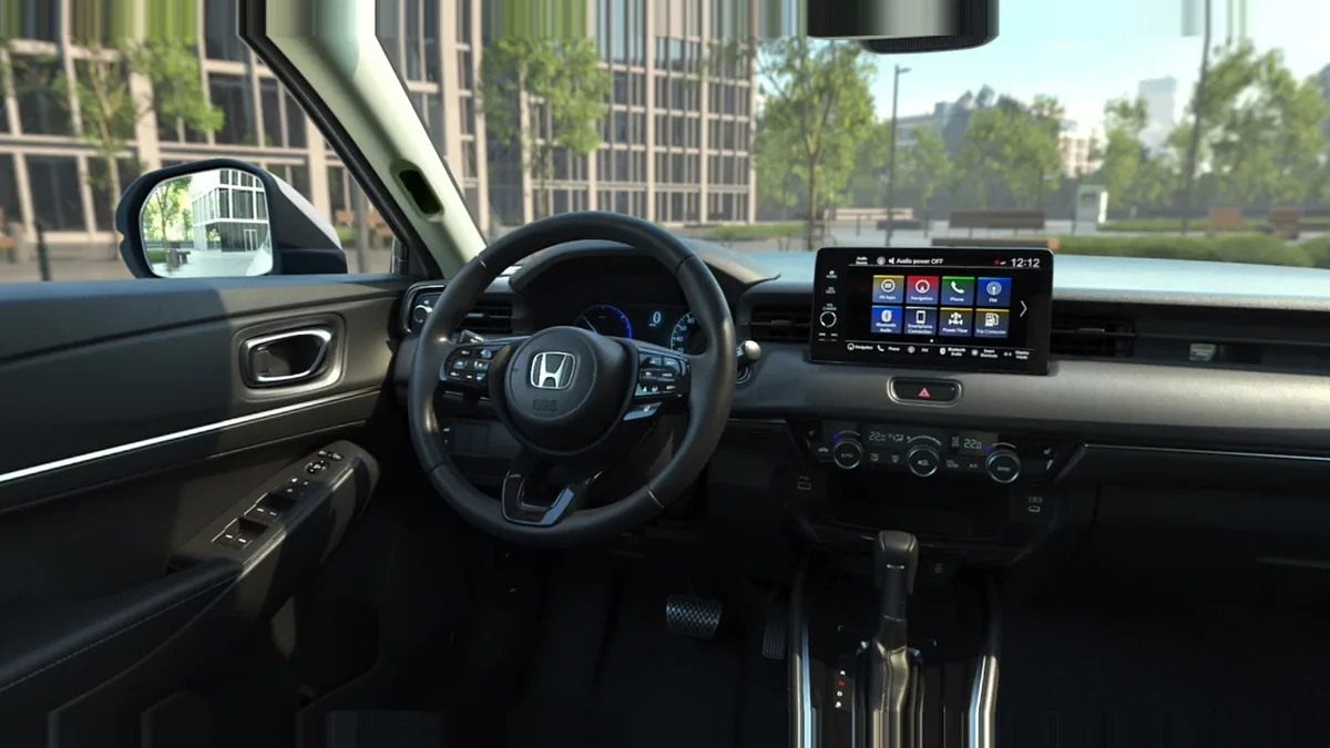 Honda HR-V 1.5 i-MMD Elegance 131CV en renting en Elche — Interior