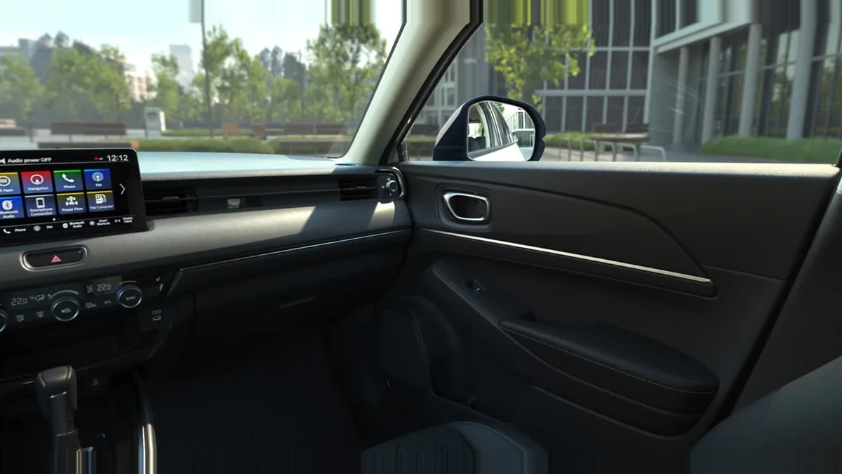Honda HR-V 1.5 i-MMD Elegance 131CV MA en renting en Elche — Delantera