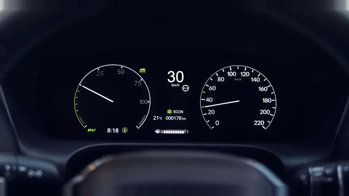 Honda ZR-V 2.0 i-MMD Sport 184CV MA en renting en Elche — Interior