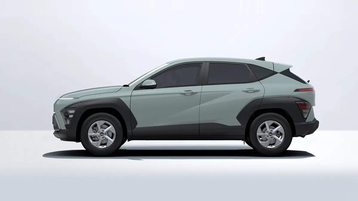 Hyundai Kona HEV 1.6 GDI Maxx DT 138CV en renting en Elche — Lateral