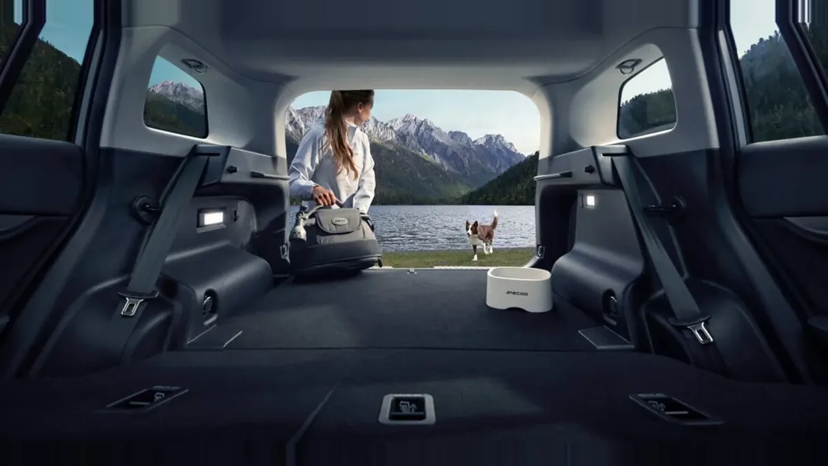 Jaecoo 5 EV Pure 155kW (211CV) 61kWh en renting en Elche — Interior