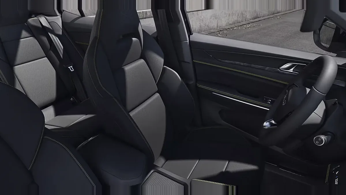 Lynk & Co 01 1.5 PHEV Core en renting en Elche — Interior