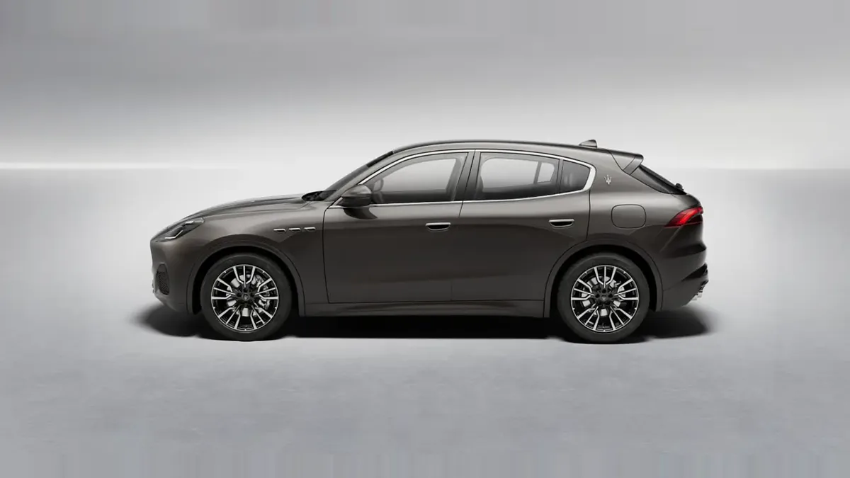 Maserati Grecale L4 MHEV 300CV AWD en renting en Elche — Trasera