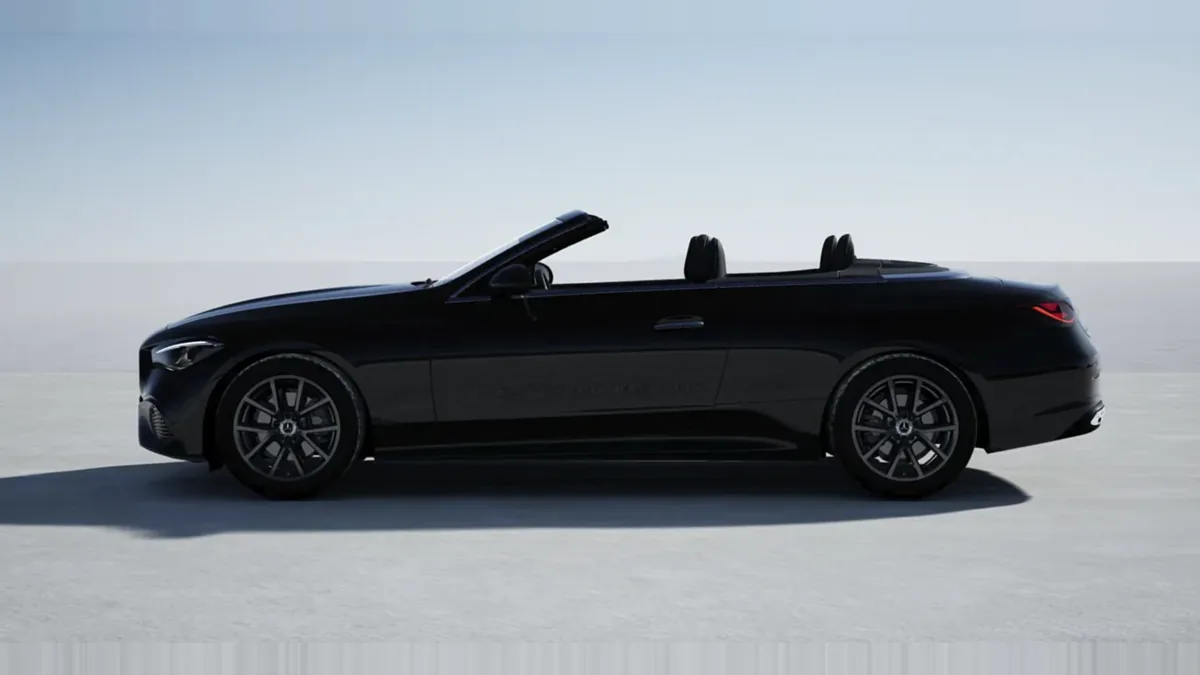 Mercedes-Benz CLE Cabrio 200D en renting en Elche — Lateral