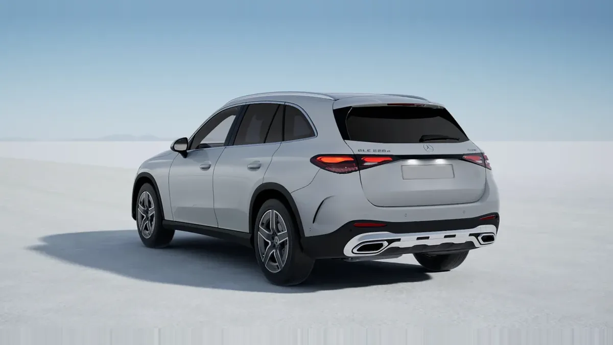 Mercedes-Benz GLC 220D 4MATIC en renting en Elche — Trasera