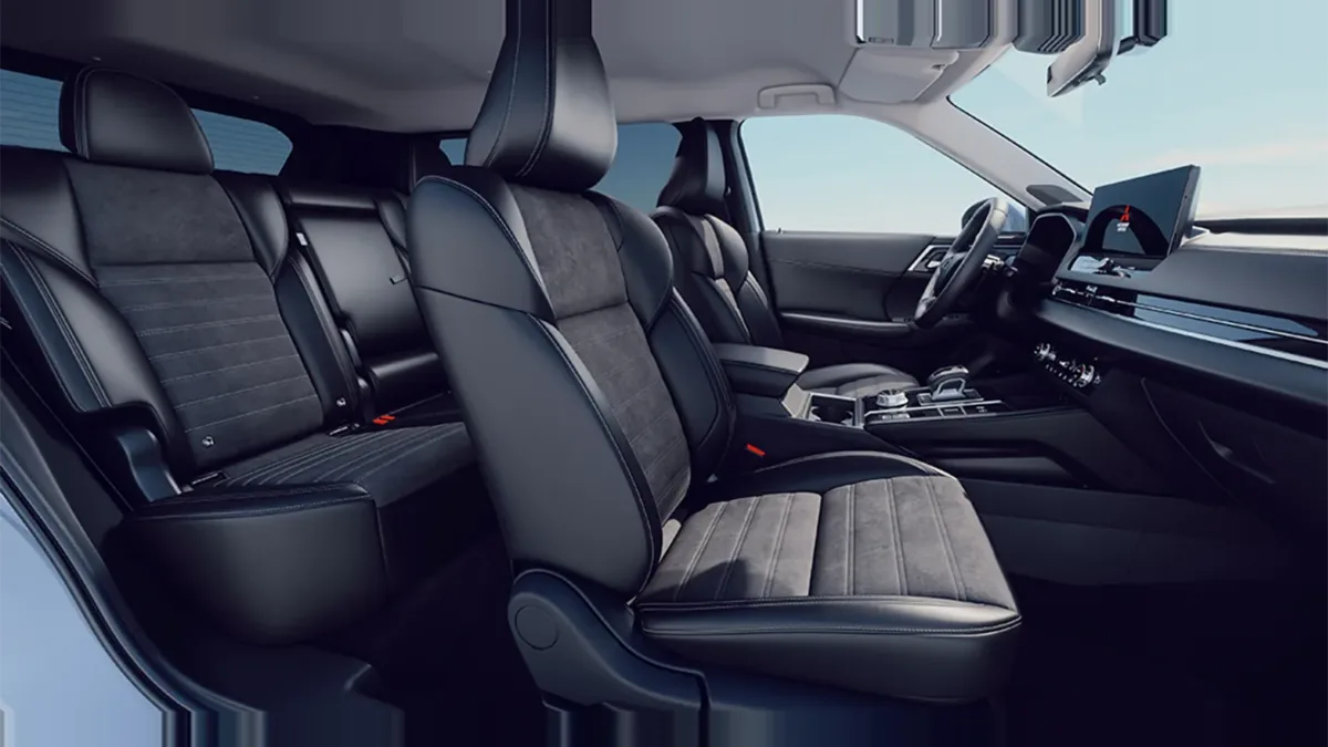 Mitsubishi Outlander PHEV Kaiteki 4WD 306CV en renting en Elche — vista 8