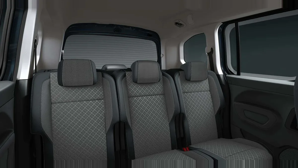 Opel COMBO ULTIMATE 1.5 TD 130CV S/S AT8 (AUTOMÁTICO) en renting en Elche — vista 6