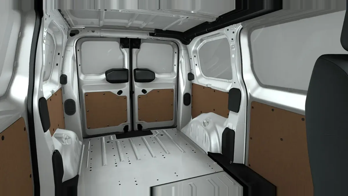Opel Vivaro Furgón Electric 100kW + Batería 75 kWh VU en renting en Elche — vista 6