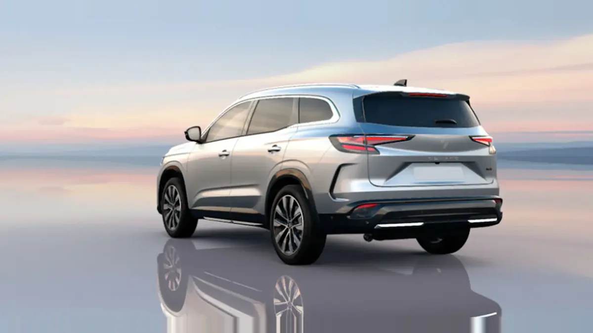 Renault ESPACE TECHNO E-TECH FULL HYBRID 200CV en renting en Elche — Trasera