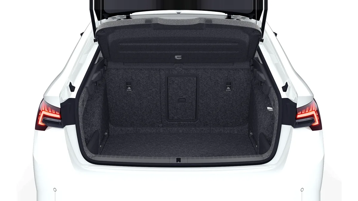 Škoda Octavia Limo Selection 2.0 TDI 150CV DSG 7vel en renting en Elche — vista 6