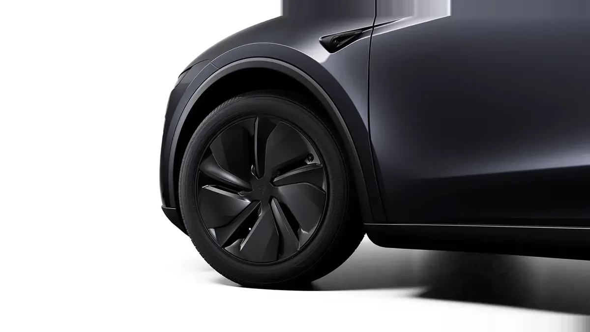 Tesla Model Y Premium RWD en renting en Elche — vista 6