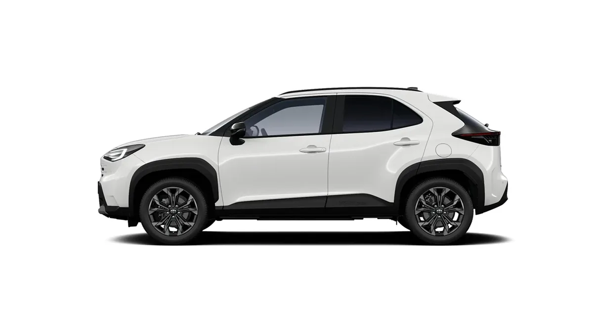 Toyota Yaris Cross 130H e-CVT 5P Active en renting en Elche — Interior