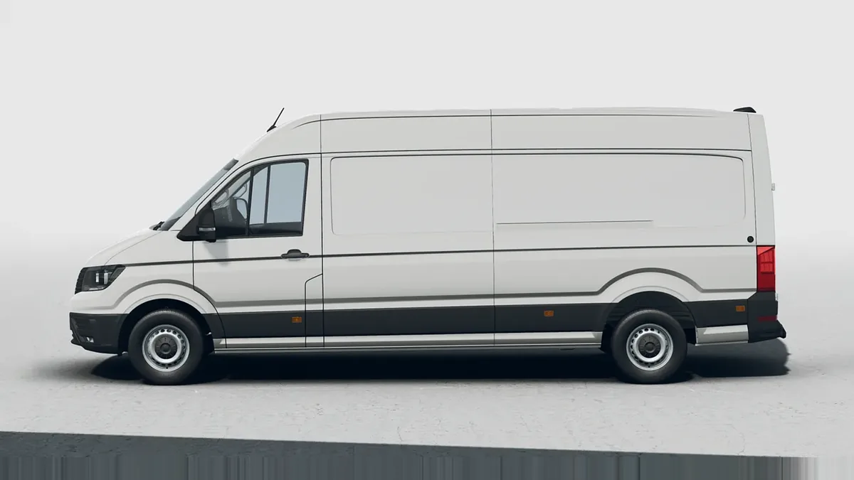 Volkswagen Crafter 35 Furgón BL TA L4H3 2.0 TDI 103kW (140CV) - ISOTERMO en renting en Elche — Trasera