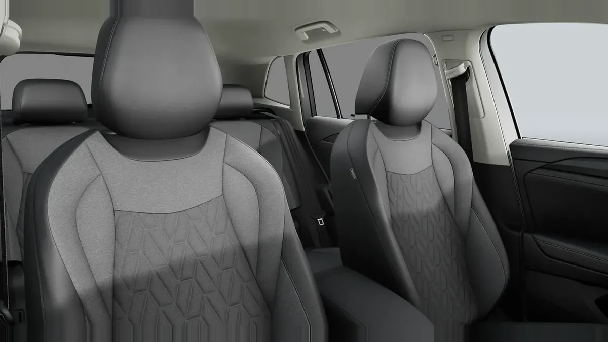 Volkswagen Tiguan "Más" 1.5 eTSI 110kW 150CV DSG 7vel. en renting en Elche — Interior