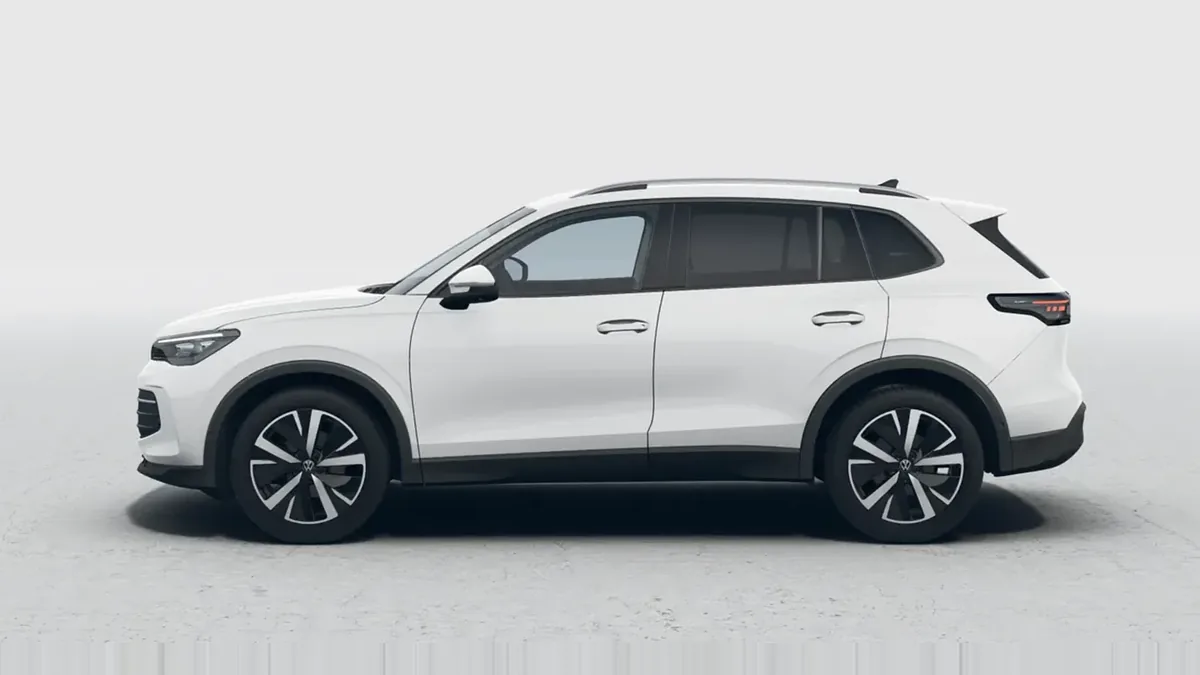 Volkswagen Tiguan "Más" 2.0 TDI DSG en renting en Elche — Trasera
