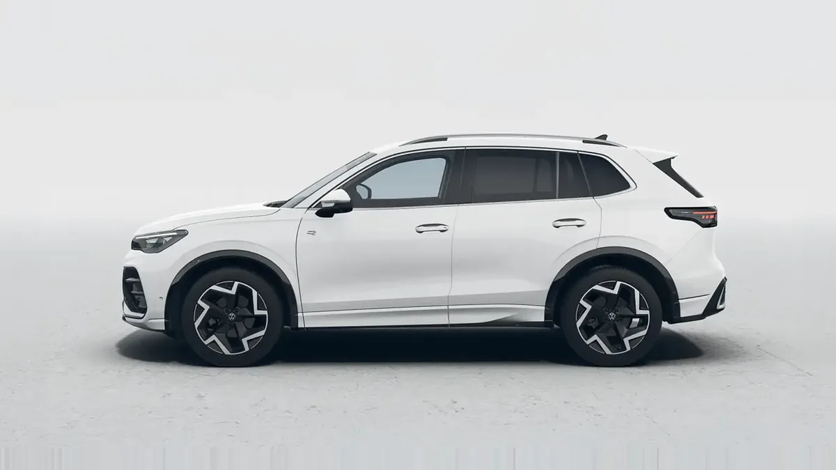 Volkswagen Tiguan R-Line 2.0 TDI 110kW DSG en renting en Elche — Trasera